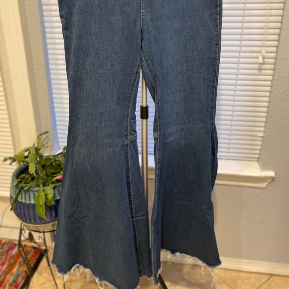 Free People Just Float on Flare Jeans - Picture 7 of 8